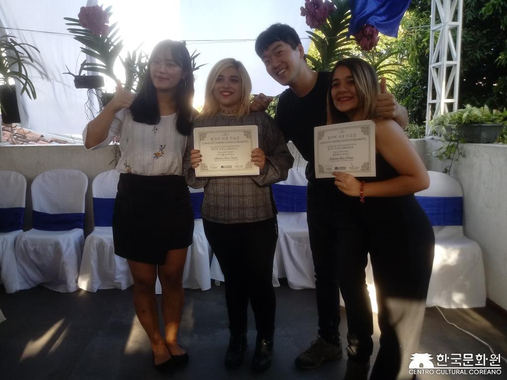Ceremonia - Certificados de coreano